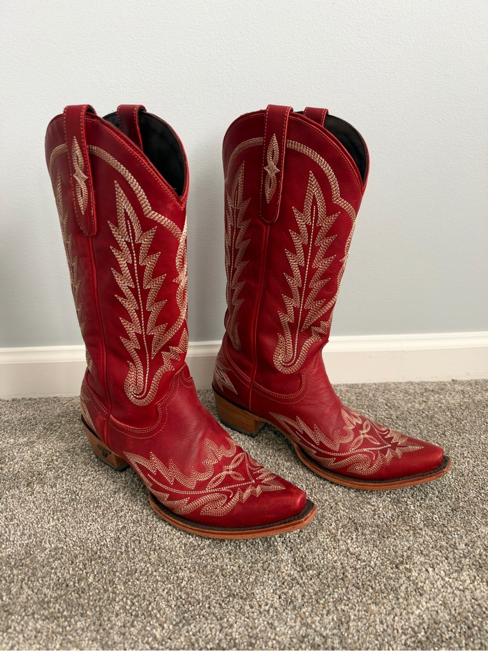 Gently Used Red Western Embroidered Leather Women's Cowboy Boots Size 9